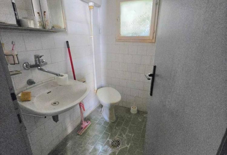 839. Na prodaju kuća 