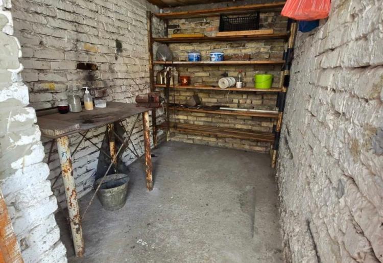 848. Na prodaju dve kuće 