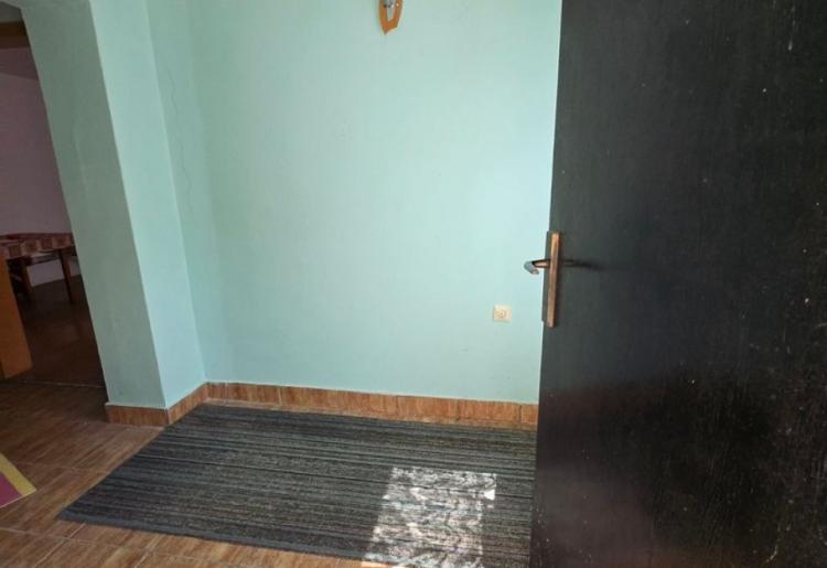 848. Na prodaju dve kuće 
