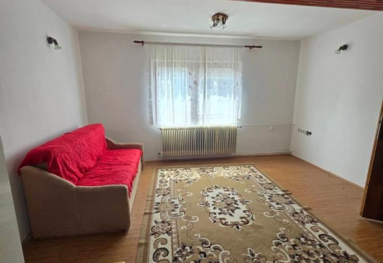 848. Na prodaju dve kuće 