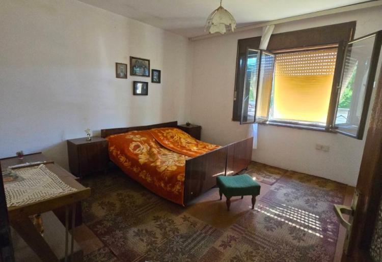 853. Na prodaju kuća u Kljajućevu