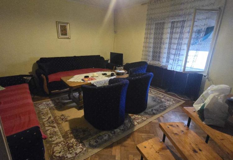 855. Na prodaju kuća 