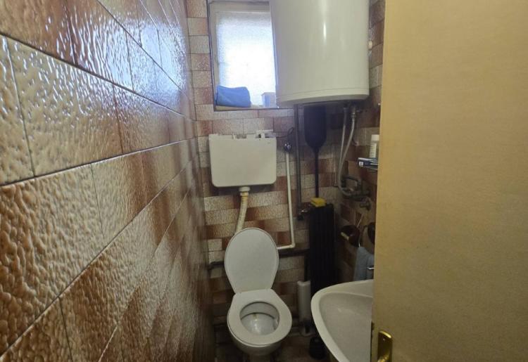 855. Na prodaju kuća 