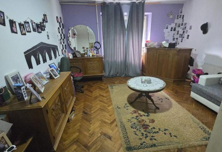 855. Na prodaju kuća 
