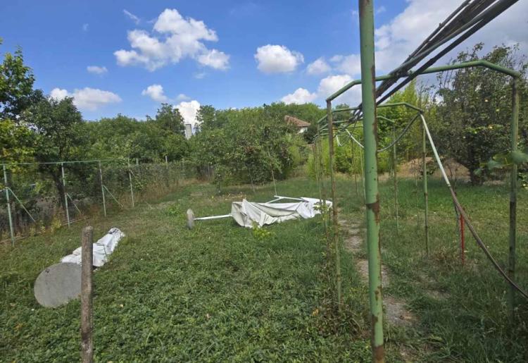 855. Na prodaju kuća 
