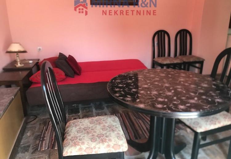 838. Na prodaju kuća 