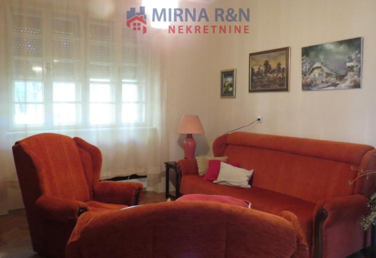 838. Na prodaju kuća 