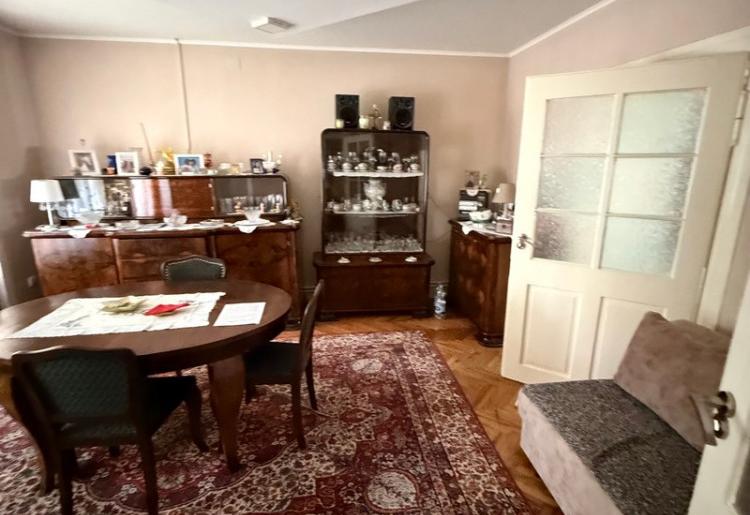 863. Na prodaju kuća 