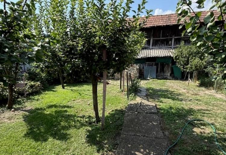 863. Na prodaju kuća 