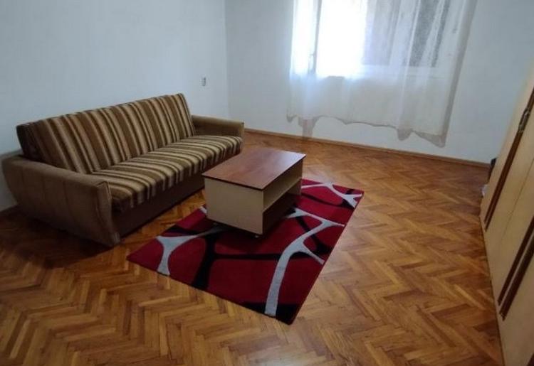 884. Na prodaju kuća 