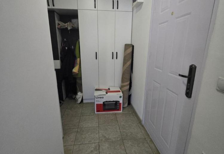 889. Na prodaju dvosoban stan 