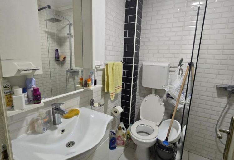 889. Na prodaju dvosoban stan 