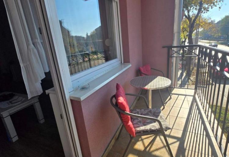 889. Na prodaju dvosoban stan 