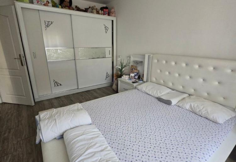 889. Na prodaju dvosoban stan 