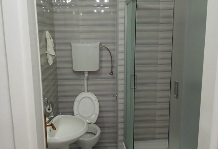 890. Na prodaju dvosoban stan 