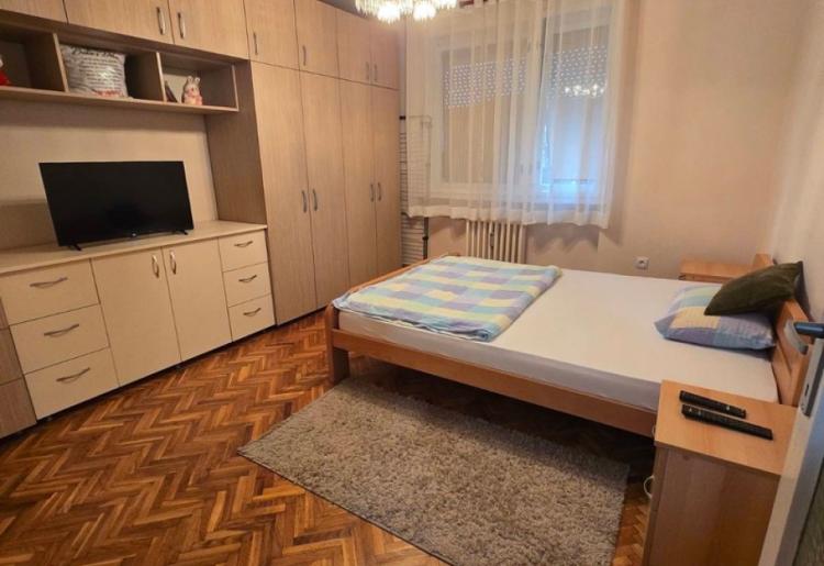STAN, DVOIPOSOBAN, SOMBOR CENTAR, ŠIFRA:899.
