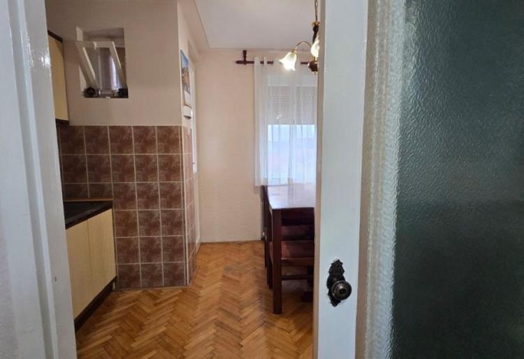 STAN, DVOIPOSOBAN, SOMBOR CENTAR, ŠIFRA:899.