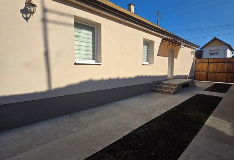 KUĆA,  SOMBOR, šifra oglasa: 932. 