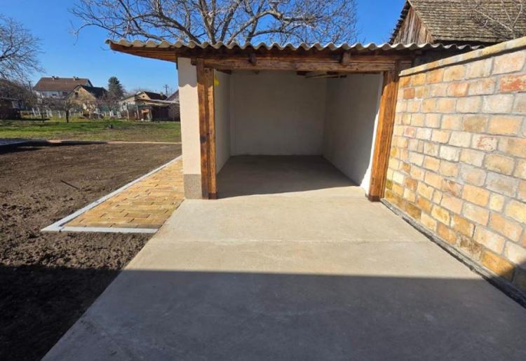 KUĆA,  SOMBOR, šifra oglasa: 932. 