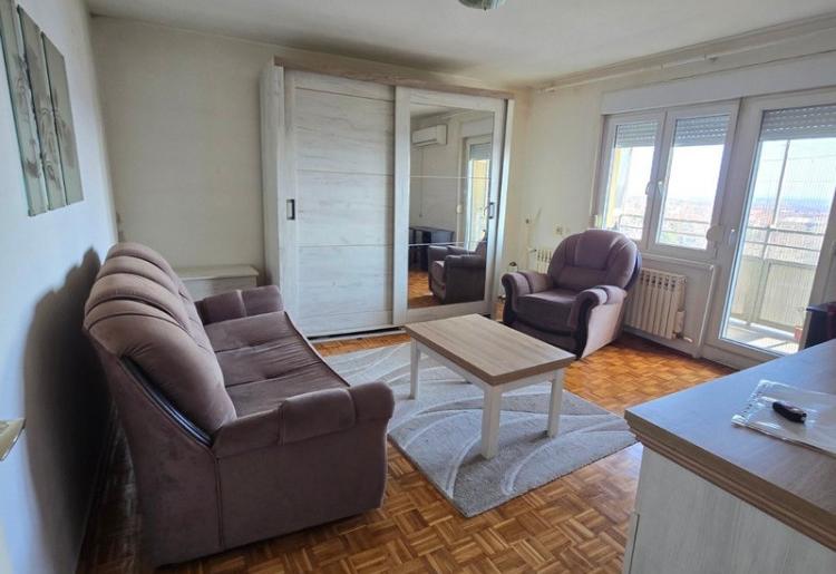 STAN, Sombor, sifra oglasa: 934.