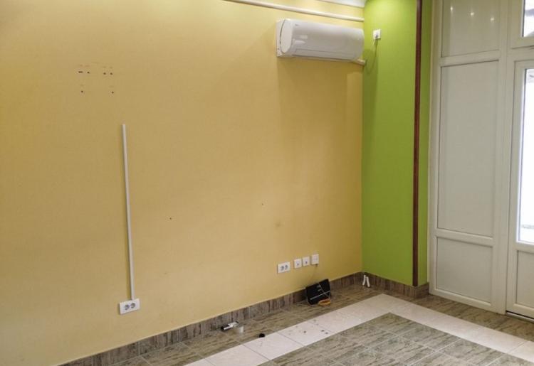 IZDAVANJE, LOKAL, SOMBOR, šifra oglasa: 947. 