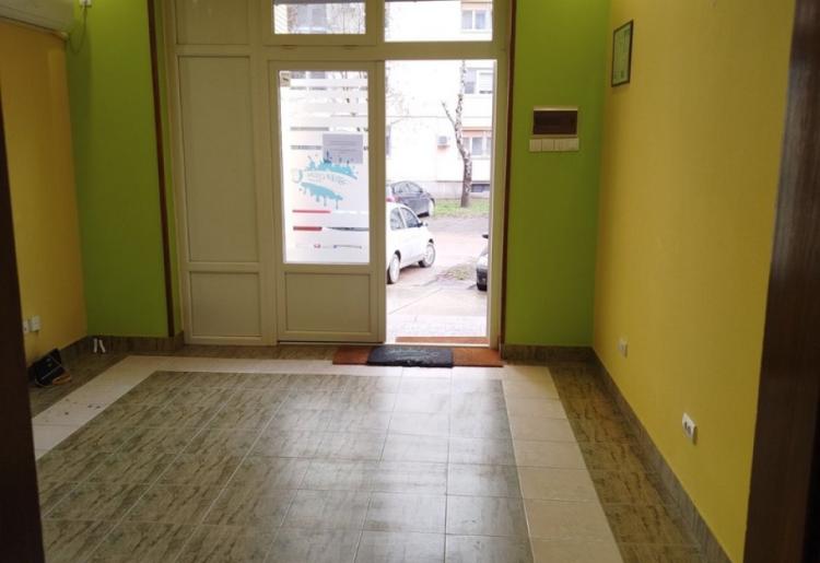 IZDAVANJE, LOKAL, SOMBOR, šifra oglasa: 947. 