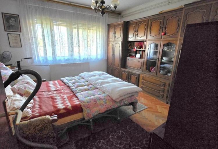 KUĆA, SOMBOR, šifra oglasa: 963.