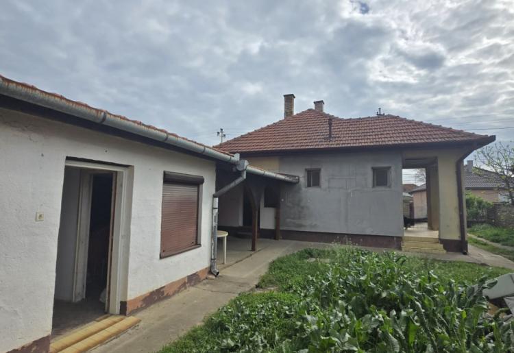 KUĆA, SOMBOR, šifra oglasa: 972.