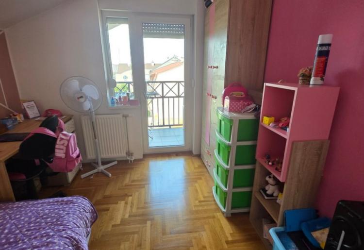 STAN, Sombor, sifra oglasa: 998.