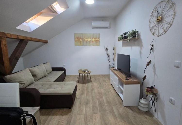 IZDAVANJE, STAN, SOMBOR, šifra oglasa: 999. 