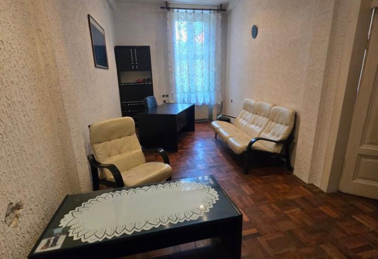 IZDAVANJE, POSLOVNI PROSTOR, SOMBOR, šifra oglasa: 1008