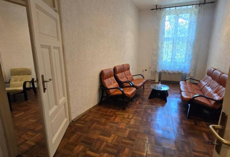 IZDAVANJE, POSLOVNI PROSTOR, SOMBOR, šifra oglasa: 1008
