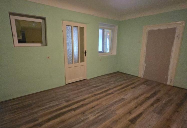 KUĆA, APATIN, šifra oglasa: 1009.