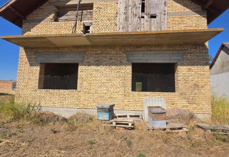 KUĆA, APATIN, šifra oglasa: 1020.