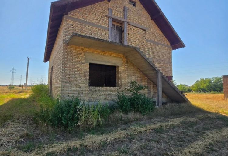 KUĆA, APATIN, šifra oglasa: 1020.