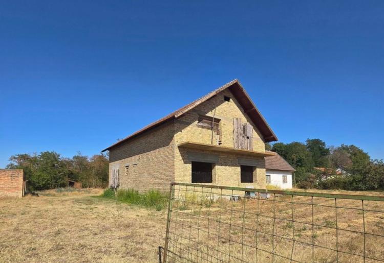 KUĆA, APATIN, šifra oglasa: 1020.