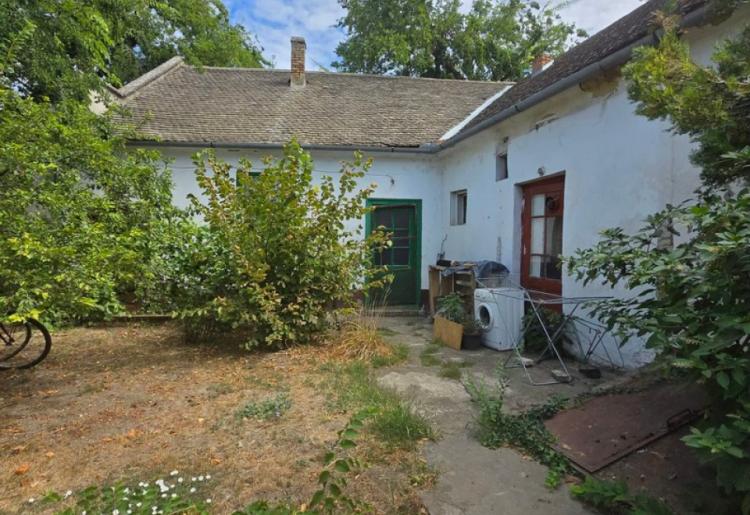 KUĆA, SOMBOR, šifra oglasa: 1021.