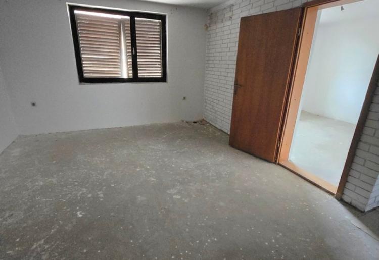 KUĆA, SOMBOR, šifra oglasa: 1033.