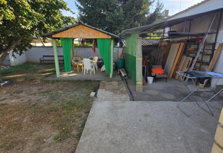 KUĆA, SOMBOR, šifra oglasa: 1038.