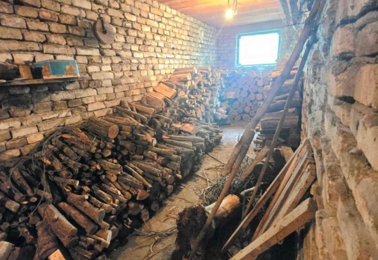 KUĆA, APATIN, šifra oglasa: 1034.