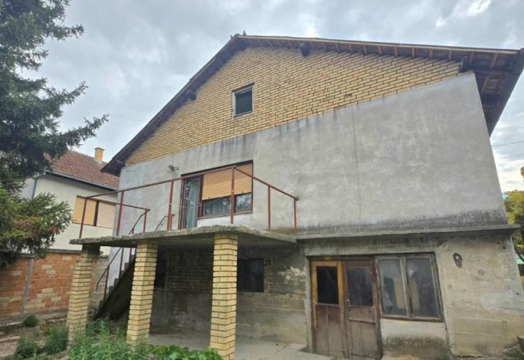 KUĆA, APATIN, šifra oglasa: 1034.
