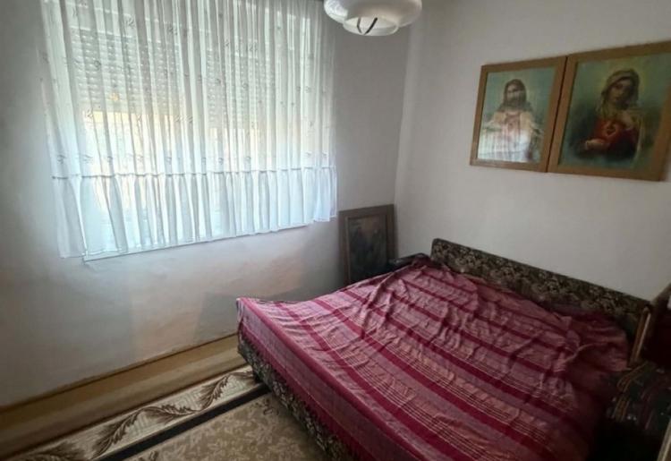 KUĆA, SOMBOR, šifra oglasa: 1049.