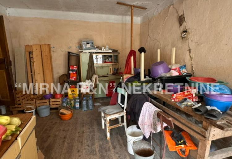 694. Na prodaju kuća u Stanišiću